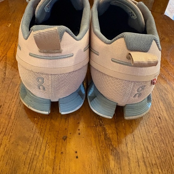 On Running Cloud Women’s Waterproof Shoes – Size 9– Blush Pink & Gray - Picture 4 of 11